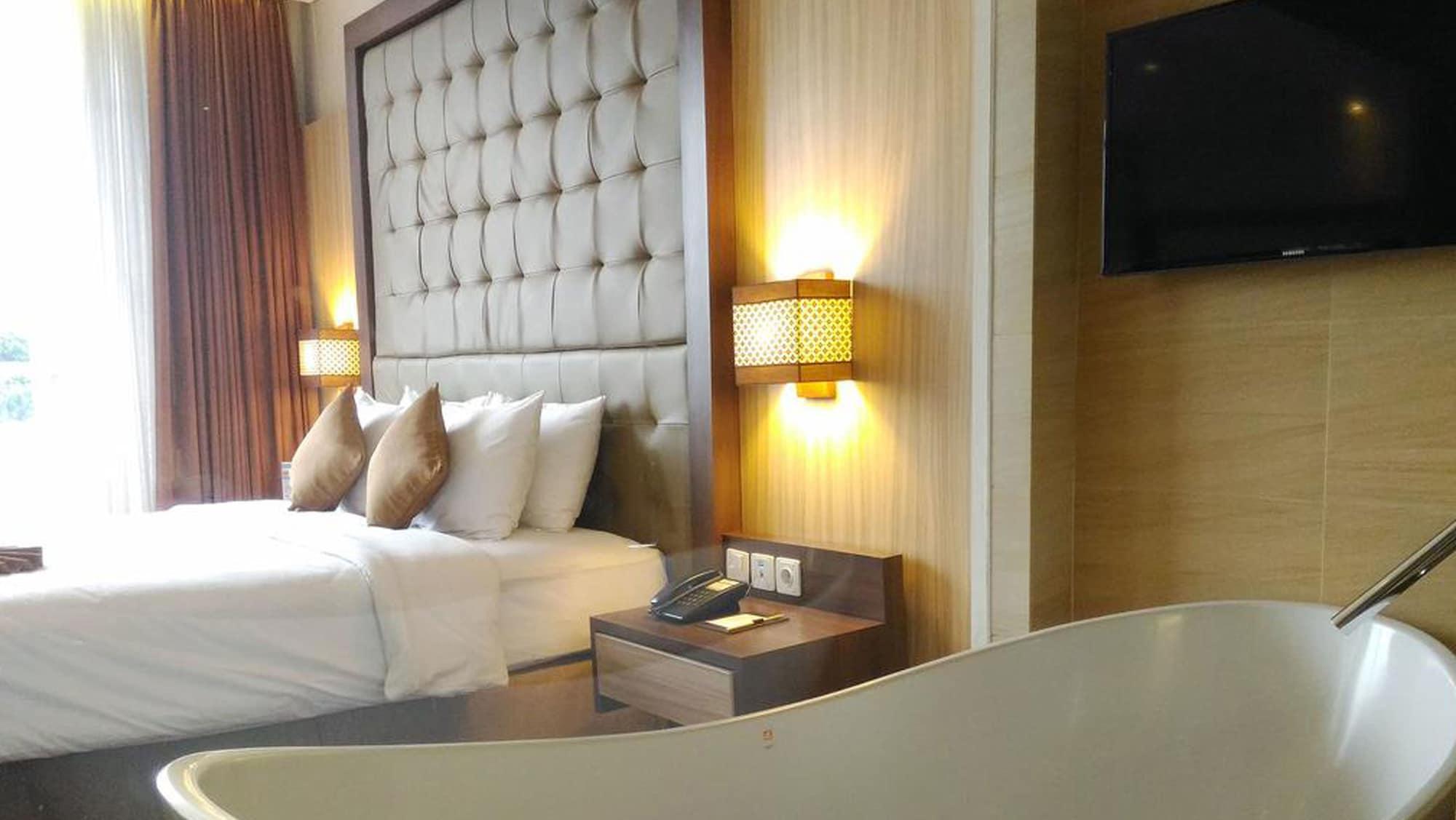 Crystal Lotus Yogyakarta 4* Melati