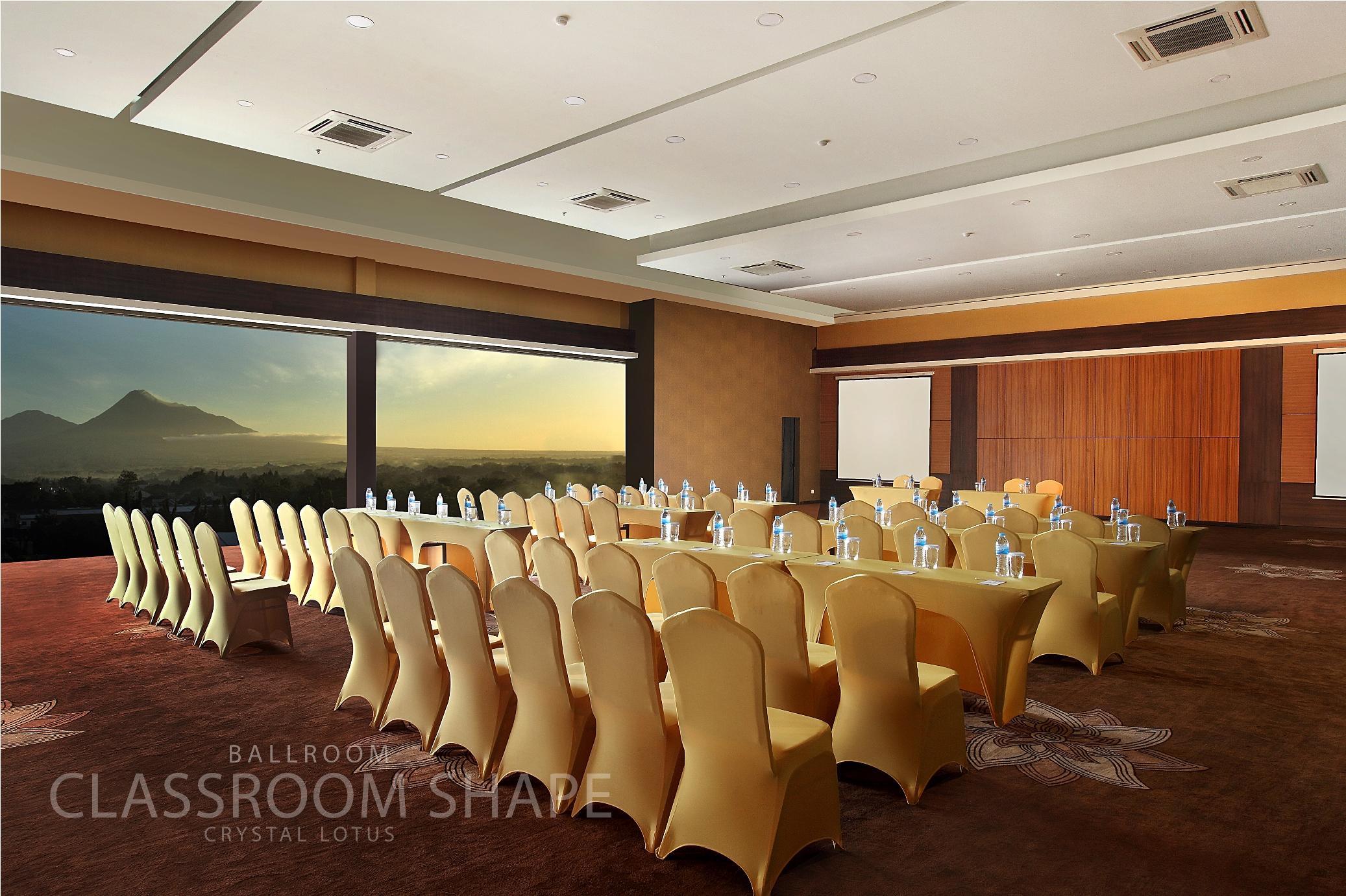 Hotel Crystal Lotus Yogyakarta 4*