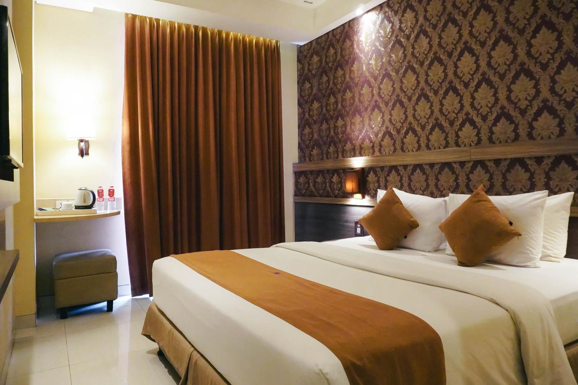 Crystal Lotus Yogyakarta 4* Melati